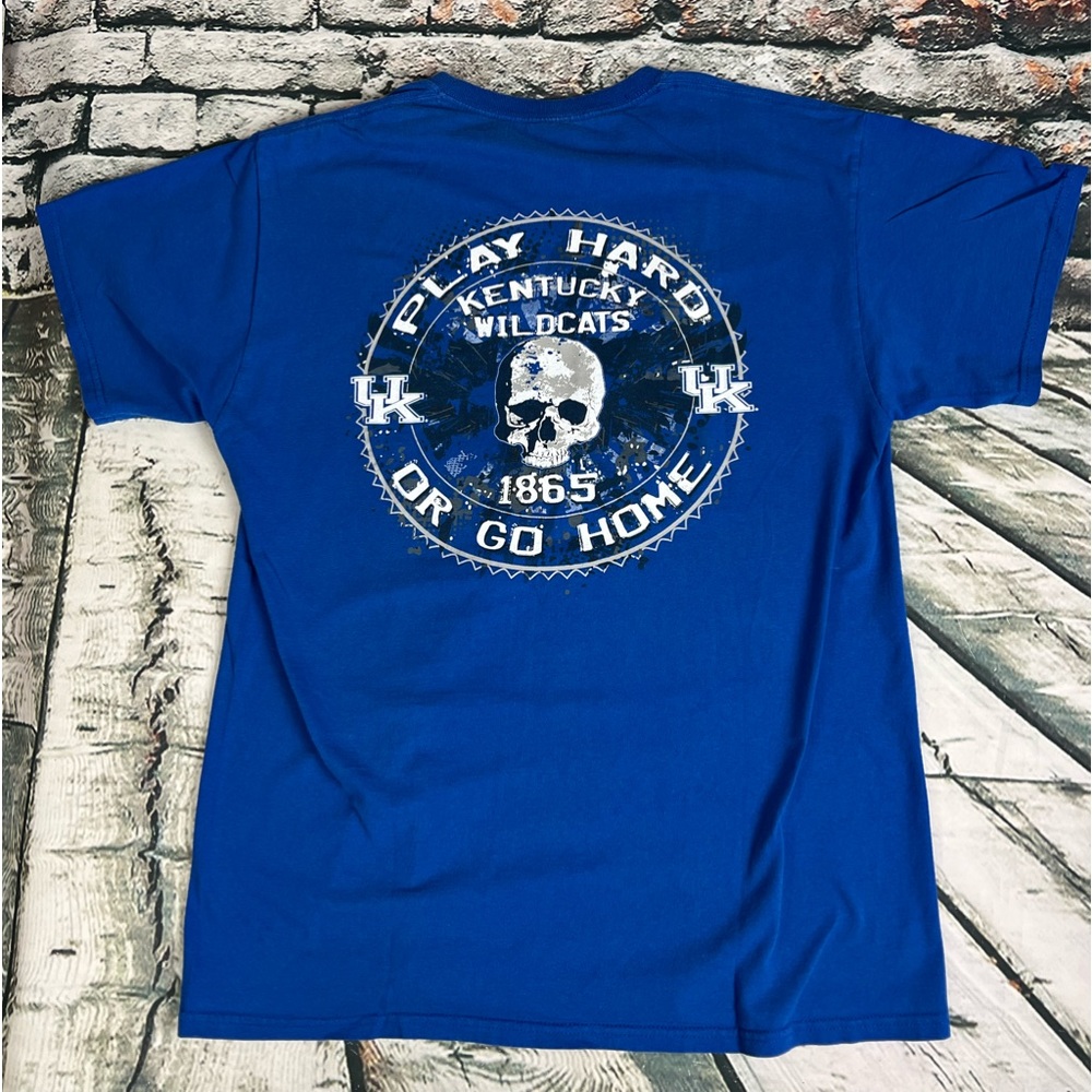 Kentucky Wildcats Play‎ Hard Or Go Home Skull Sz L